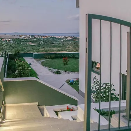 Comfortable And Luxurious Pool Сasa de vacaciones *