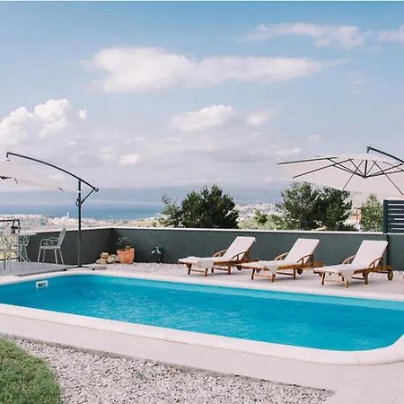 Comfortable And Luxurious Pool Сasa de vacaciones